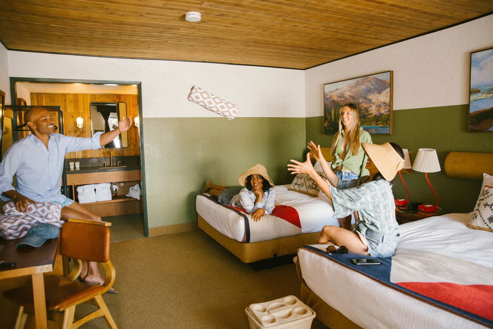 Double Queen room with two beds at Station House Inn